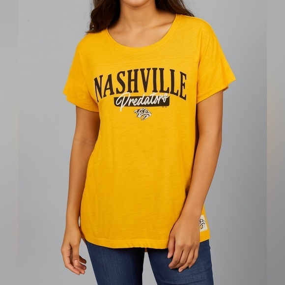 NHL Tops - NHL Nashville Predators Women’s Large Yellow Graphic Tee Hockey Shirt NWT